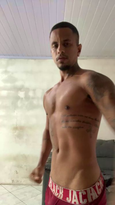 Soaresluucas29 live cam on Cam4