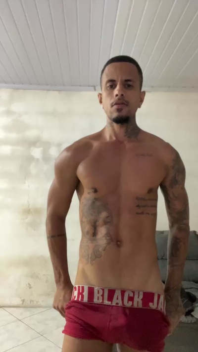 Soaresluucas29 live cam on Cam4