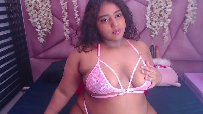 Soffi_hernadez live cam on Cam4