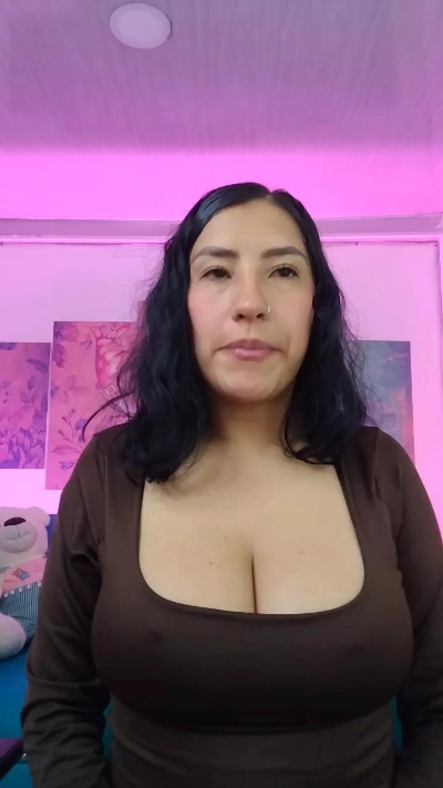 Sofi_hot4_ live cam on Cam4