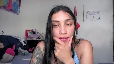 Sofi_hottt live cam on Cam4