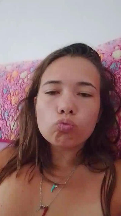 Sofia2992 live cam on Cam4