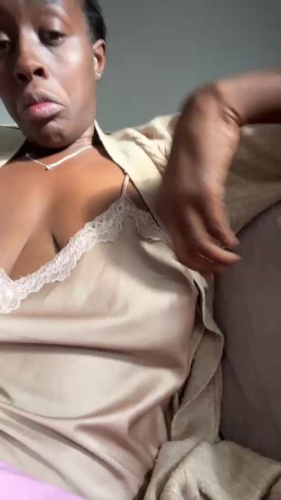 SofiaGreyxxo live cam on Cam4