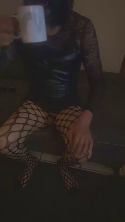 SofiaTrav42 live cam on Cam4