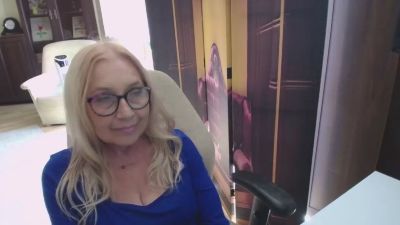 Sofia_xLOVE live cam on Cam4