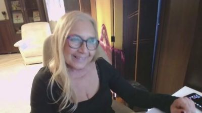 Sofia_xLOVE live cam on Cam4