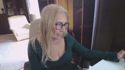 Sofia_xLOVE live cam on Cam4