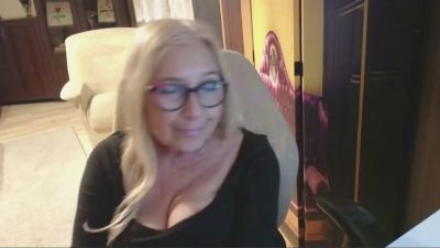 Sofia_xLOVE live cam on Cam4