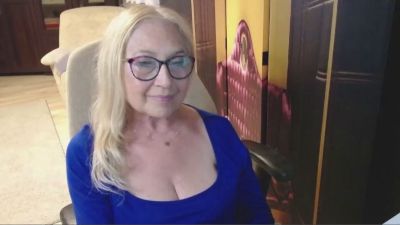 Sofia_xLOVE live cam on Cam4