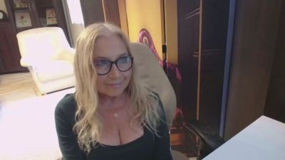Sofia_xLOVE live cam on Cam4