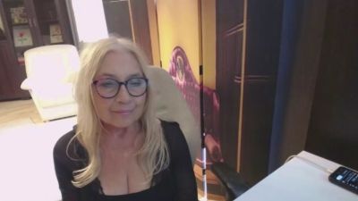 Sofia_xLOVE live cam on Cam4