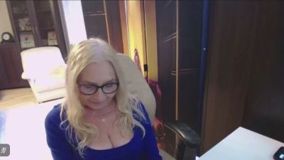 Sofia_xLOVE live cam on Cam4