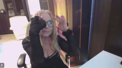 Sofia_xLOVE live cam on Cam4