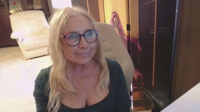 Sofia_xLOVE live cam on Cam4