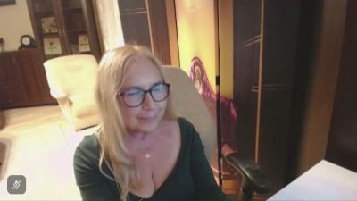 Sofia_xLOVE live cam on Cam4