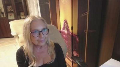 Sofia_xLOVE live cam on Cam4