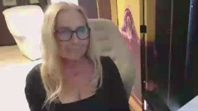Sofia_xLOVE live cam on Cam4