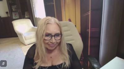 Sofia_xLOVE live cam on Cam4