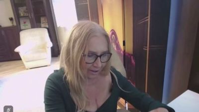 Sofia_xLOVE live cam on Cam4