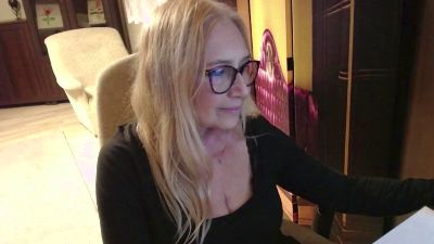Sofia_xLOVE live cam on Cam4