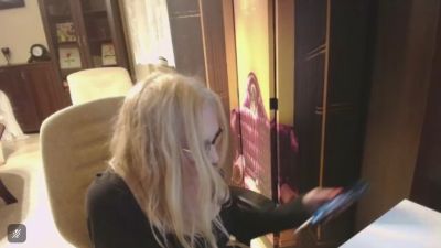 Sofia_xLOVE live cam on Cam4