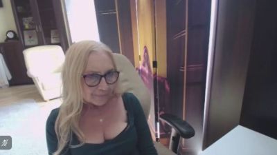 Sofia_xLOVE live cam on Cam4