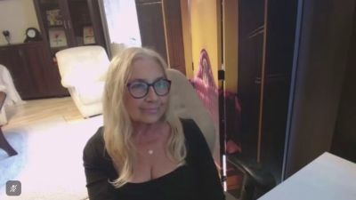 Sofia_xLOVE live cam on Cam4