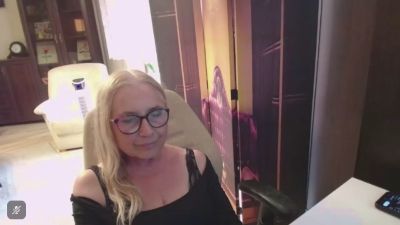 Sofia_xLOVE live cam on Cam4