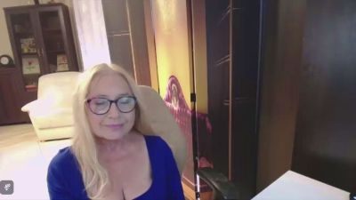 Sofia_xLOVE live cam on Cam4