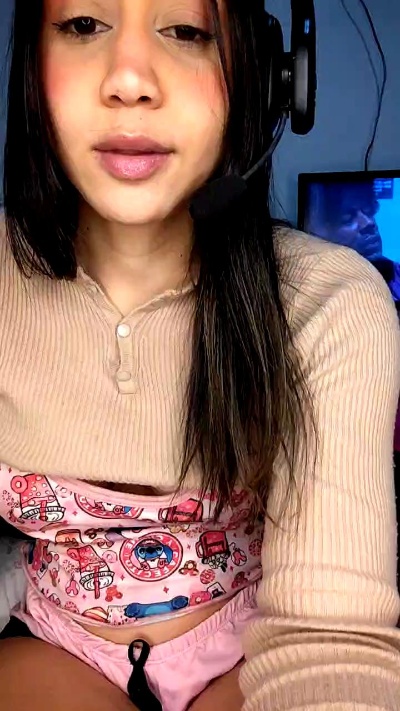 Sofiasmithf live cam on Cam4
