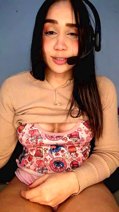 Sofiasmithf live cam on Cam4