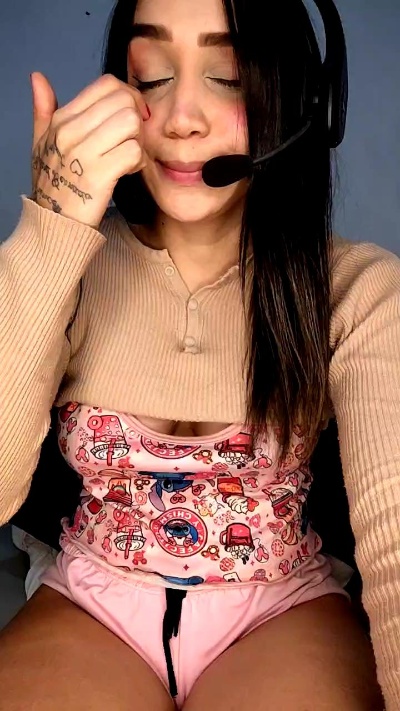 Sofiasmithf live cam on Cam4