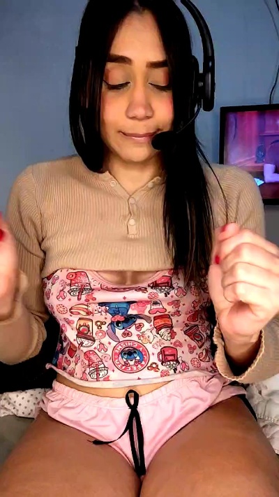 Sofiasmithf live cam on Cam4