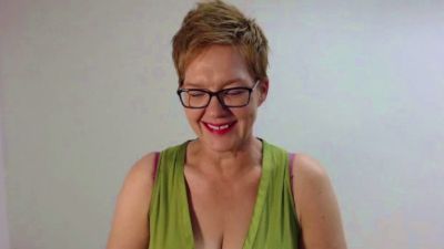 Sofie_Velvet live cam on Cam4