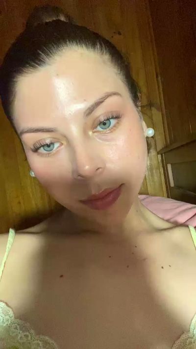 Sofiii69 live cam on Cam4