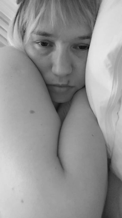 SoftRubyRed live cam on Cam4