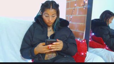 Sofy_nix live cam on Cam4