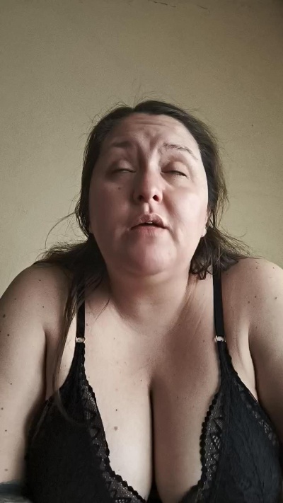 Solcurvytriplxx live cam on Cam4