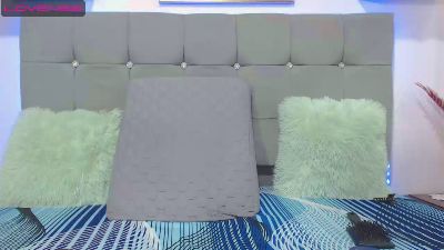 Solera_red live cam on Cam4