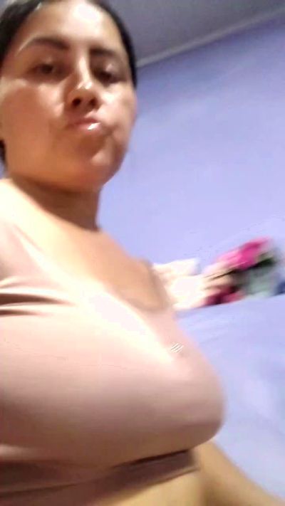 Solesito live cam on Cam4