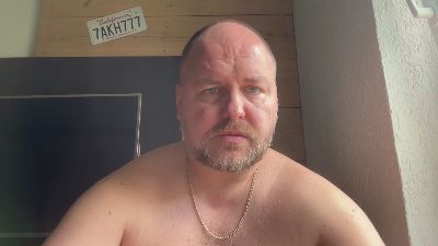 Solid_Guy live cam on Cam4