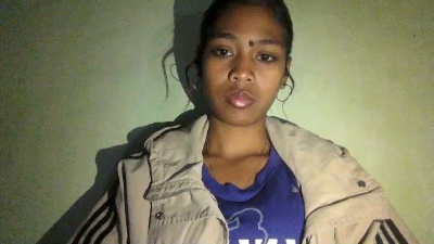 Soloniain live cam on Cam4
