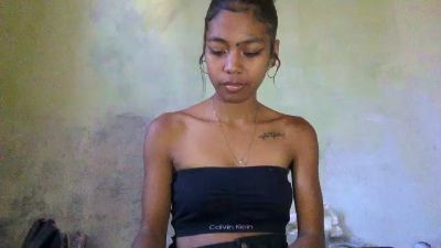 Soloniain live cam on Cam4