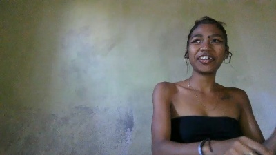 Soloniain live cam on Cam4