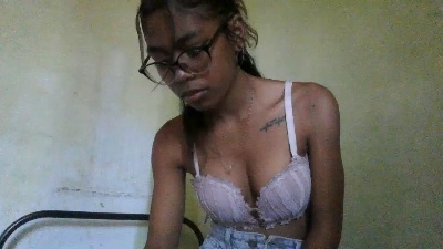 Soloniain live cam on Cam4