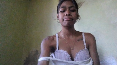 Soloniain live cam on Cam4
