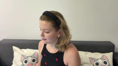 SonSweetin live cam on Cam4