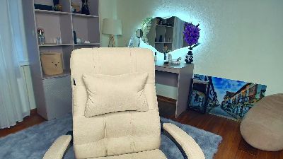 SongAker live female webcam from France