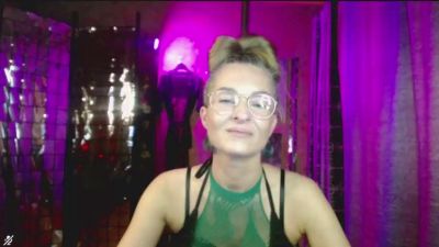 Soniapoledance live cam on Cam4