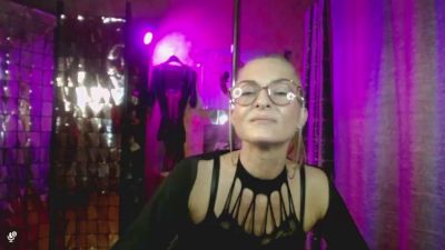 Soniapoledance live cam on Cam4